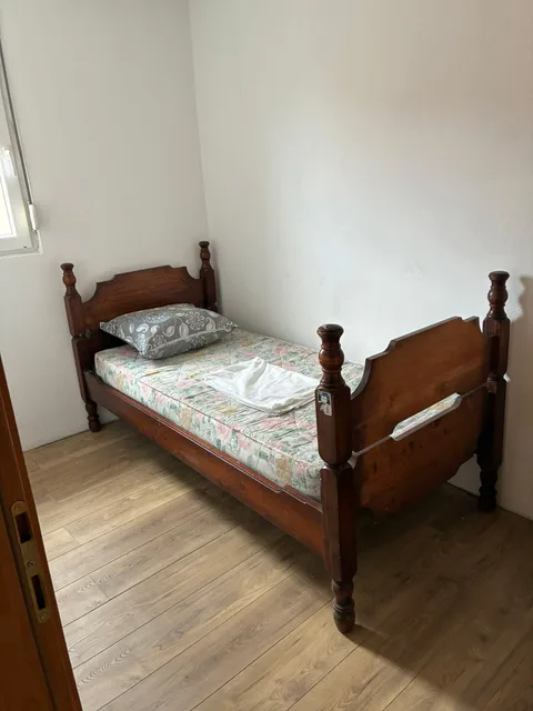 Izdaje se prostran četvorosoban stan - slika 5