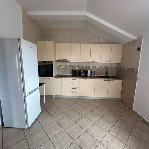 IZDAJE SE PROSTRAN ČETVOROSOBAN STAN – STARI AERODROM | PODGORICA 🏡   [] - slika 4