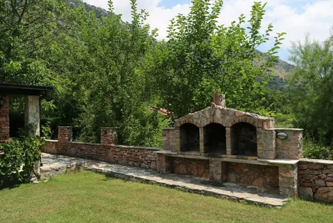 🇲🇪 🏨 MINI HOTEL SA RESTORANOM, BAZENIMA I VELIKIM PLACEM U PETROVCU – 2 KM OD MORA! [] - slika 2