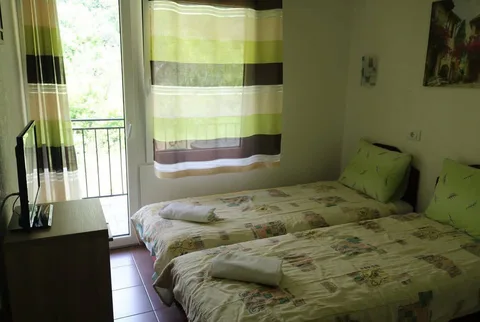 🇲🇪 🏨 MINI HOTEL SA RESTORANOM, BAZENIMA I VELIKIM PLACEM U PETROVCU – 2 KM OD MORA! [] - slika 4