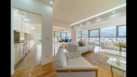 🇲🇪 IZDAJE SE LUKSUZNI PENTHOUSE SA PANORAMSKIM POGLEDOM – HARMONIA BY DUKLEY, BEČIĆI 🏡🌊 - slika 4