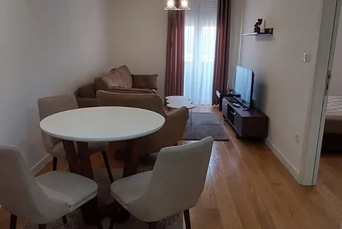 IZDAJE SE STAN – CENTRAL POINT, PODGORICA - slika 2