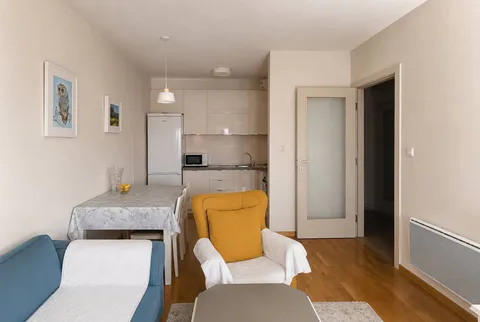 **NAMJEŠTEN STAN 40 m² ZA IZDAVANJE – ZABJELO PODGORICA** - slika 2