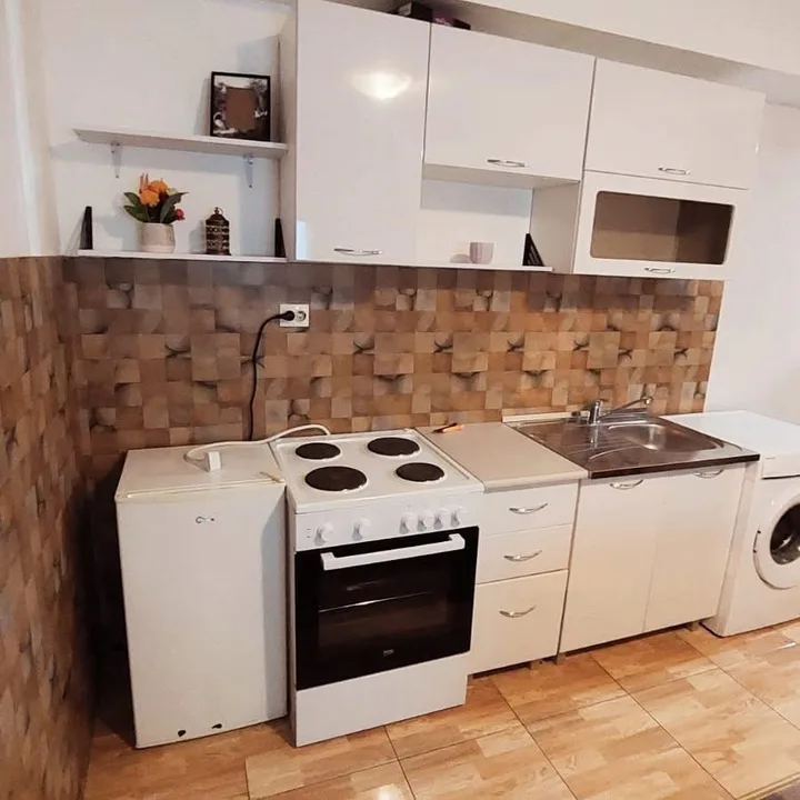 IZDAJE SE POTPUNO NAMJEŠTENA GARSONJERA – ZAGORIČ, PODGORICA  [] - slika 7