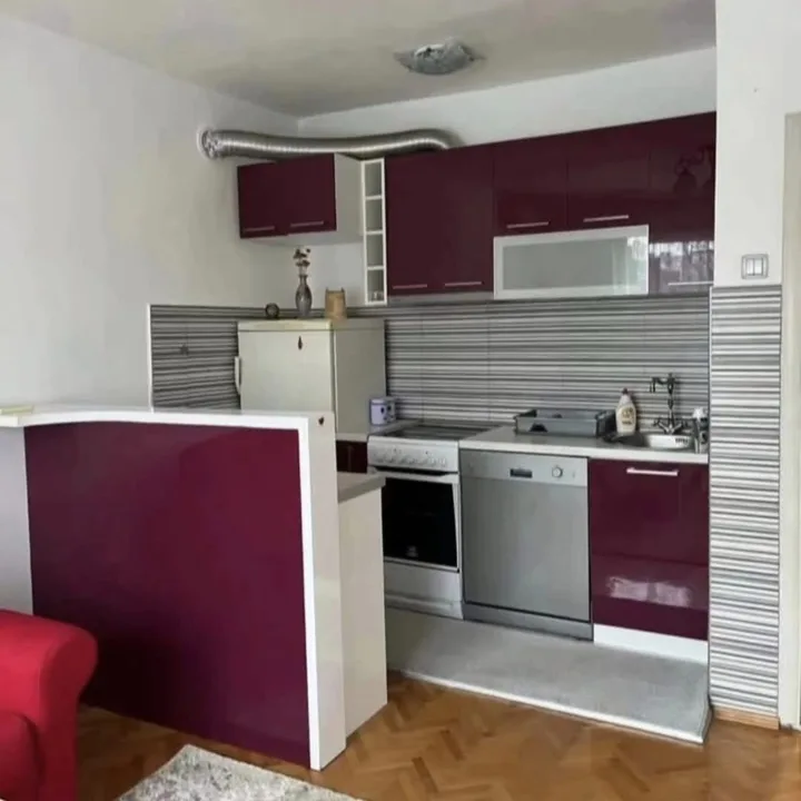 Izdaje se namješten jednosoban stan na Draču – Podgorica - slika 3