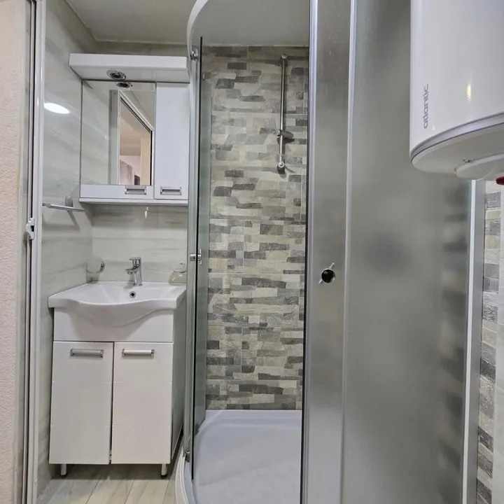 IZDAJE SE KUĆA – TOLOŠI, PODGORICA - slika 3