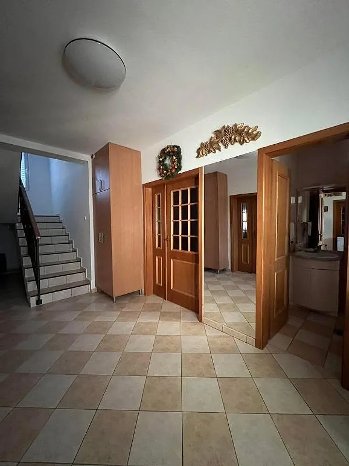 LUKSUZNA KUĆA – ZLATICA, PODGORICA [] - slika 6