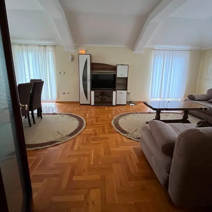 IZDAJE SE PROSTRAN ČETVOROSOBAN STAN – STARI AERODROM | PODGORICA 🏡   [] - slika 2