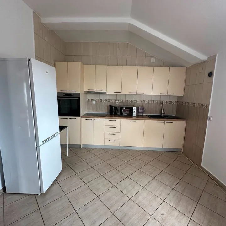 IZDAJE SE PROSTRAN ČETVOROSOBAN STAN – STARI AERODROM | PODGORICA 🏡   [] - slika 4