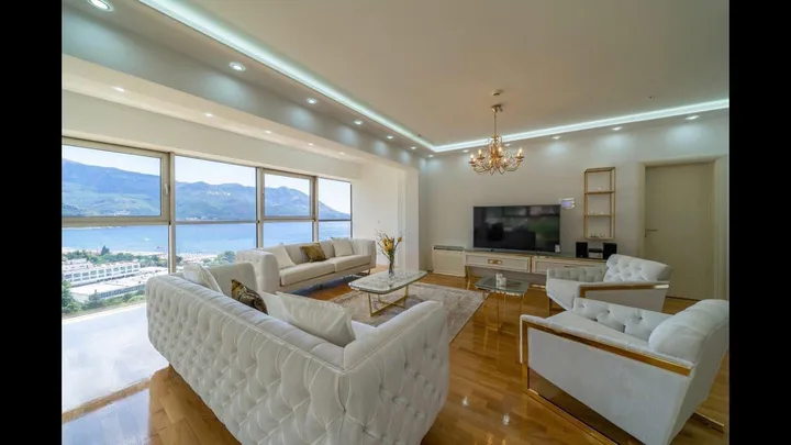 🇲🇪 IZDAJE SE LUKSUZNI PENTHOUSE SA PANORAMSKIM POGLEDOM – HARMONIA BY DUKLEY, BEČIĆI 🏡🌊 - slika 3