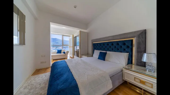🇲🇪 IZDAJE SE LUKSUZNI PENTHOUSE SA PANORAMSKIM POGLEDOM – HARMONIA BY DUKLEY, BEČIĆI 🏡🌊 - slika 7