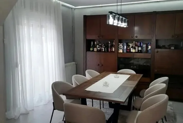 PRODAJE SE PROSTRANA PORODIČNA KUĆA – PODGORICA - slika 6