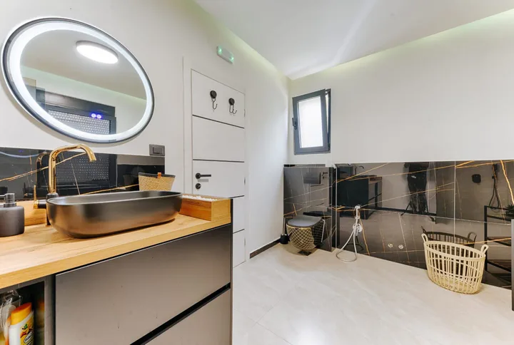 EKSKLUZIVNA KUĆA U ŠUŠNJU – BAR | 282 m² + 500 m² PLAC** - slika 3