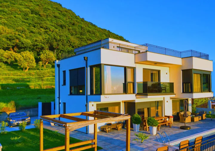 EKSKLUZIVNA KUĆA U ŠUŠNJU – BAR | 282 m² + 500 m² PLAC** - slika 10
