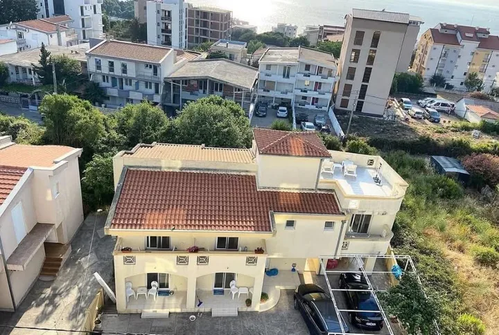 PRODAJE SE KUĆA SA 5 APARTMANA – DOBRA VODA, BAR  📍 Dobra Voda, Bar - slika 10